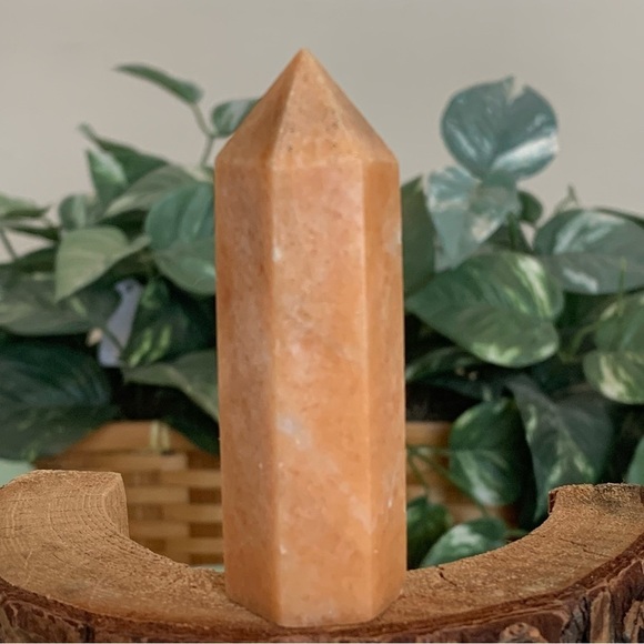 Peach Aventurine Crystal Carved Tower Point Wand Orange Chakra Stone Rock 3" 72g - Picture 3 of 9